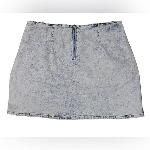 Acid Wash Denim Tulip Skirt - Picture 6 of 7